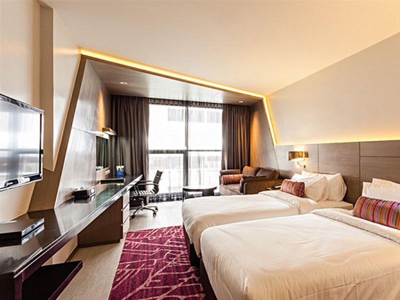 Best Western Plus Sukhumvit 1 Bangkok Exterior photo